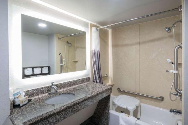 La Quinta Inns and Suites Clarksville